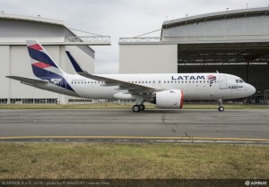 A320neo MSN7126 LATAM roll out-007